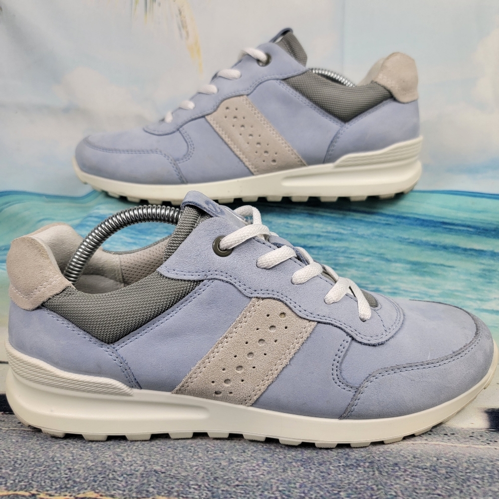 Ecco Dusty Blue Soft Runner Leather Womens  7 (38).